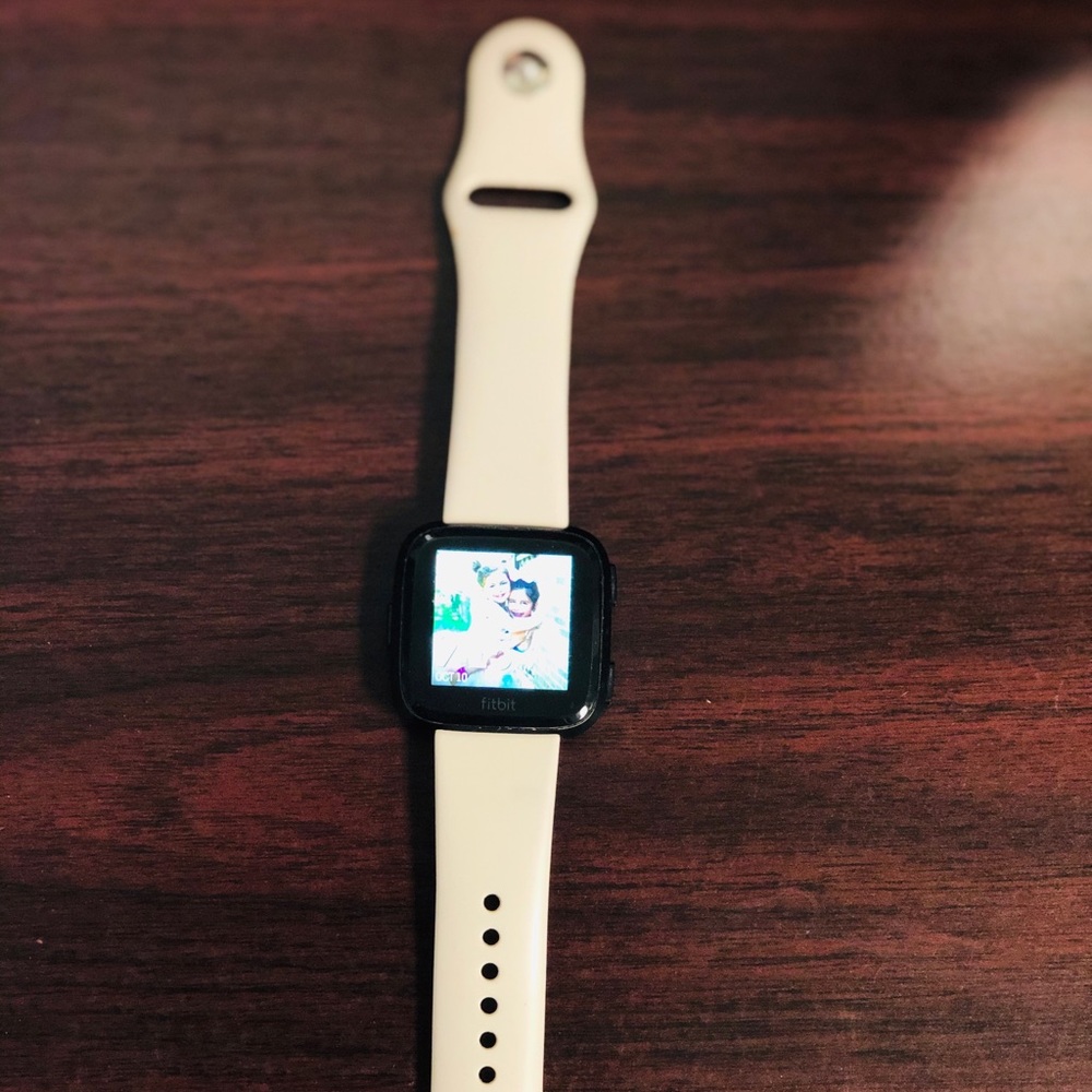 Fitbit Versa Smart Watch